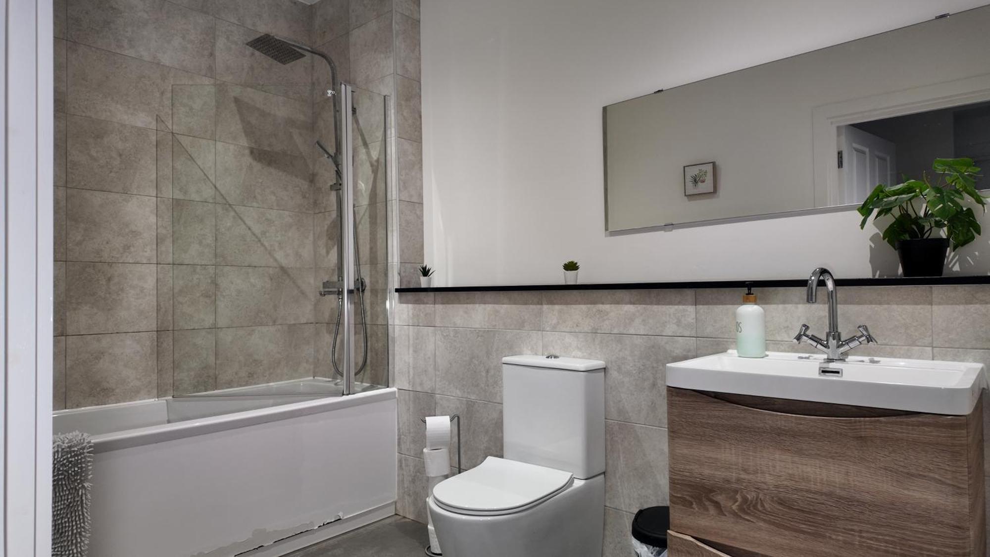 Modern House In Birmingham Villa Екстериор снимка